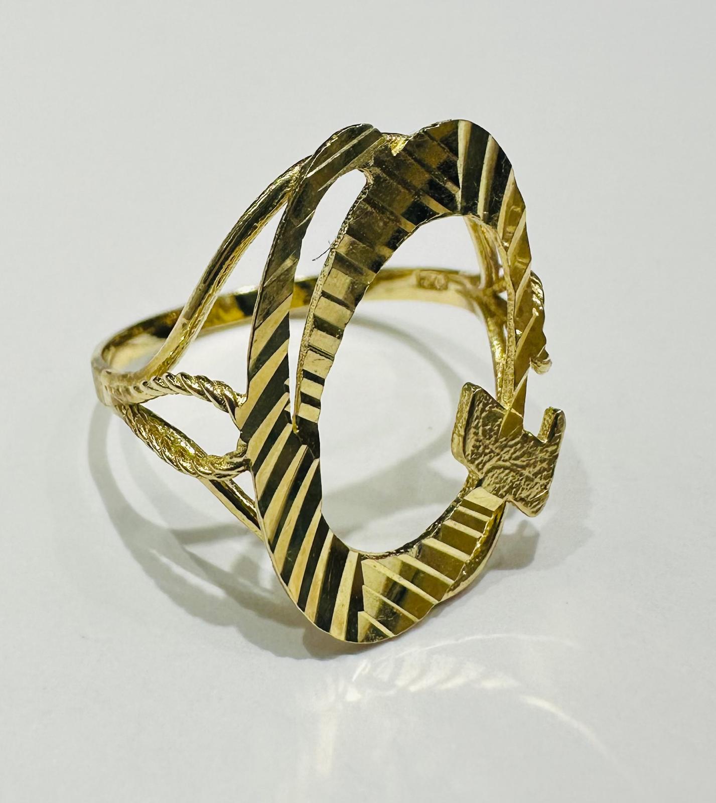 10K GOLD INITIAL LETTER "Q" RING- WEIGHT:  2.8gm