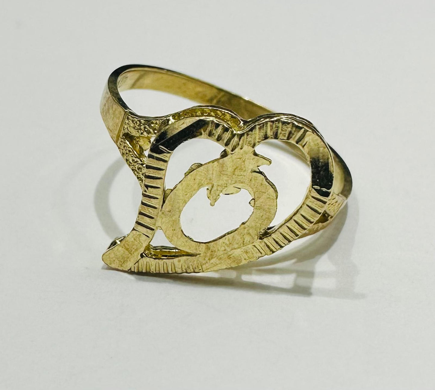 10K GOLD INITIAL LETTER "O" RING- WEIGHT:  1.5gm