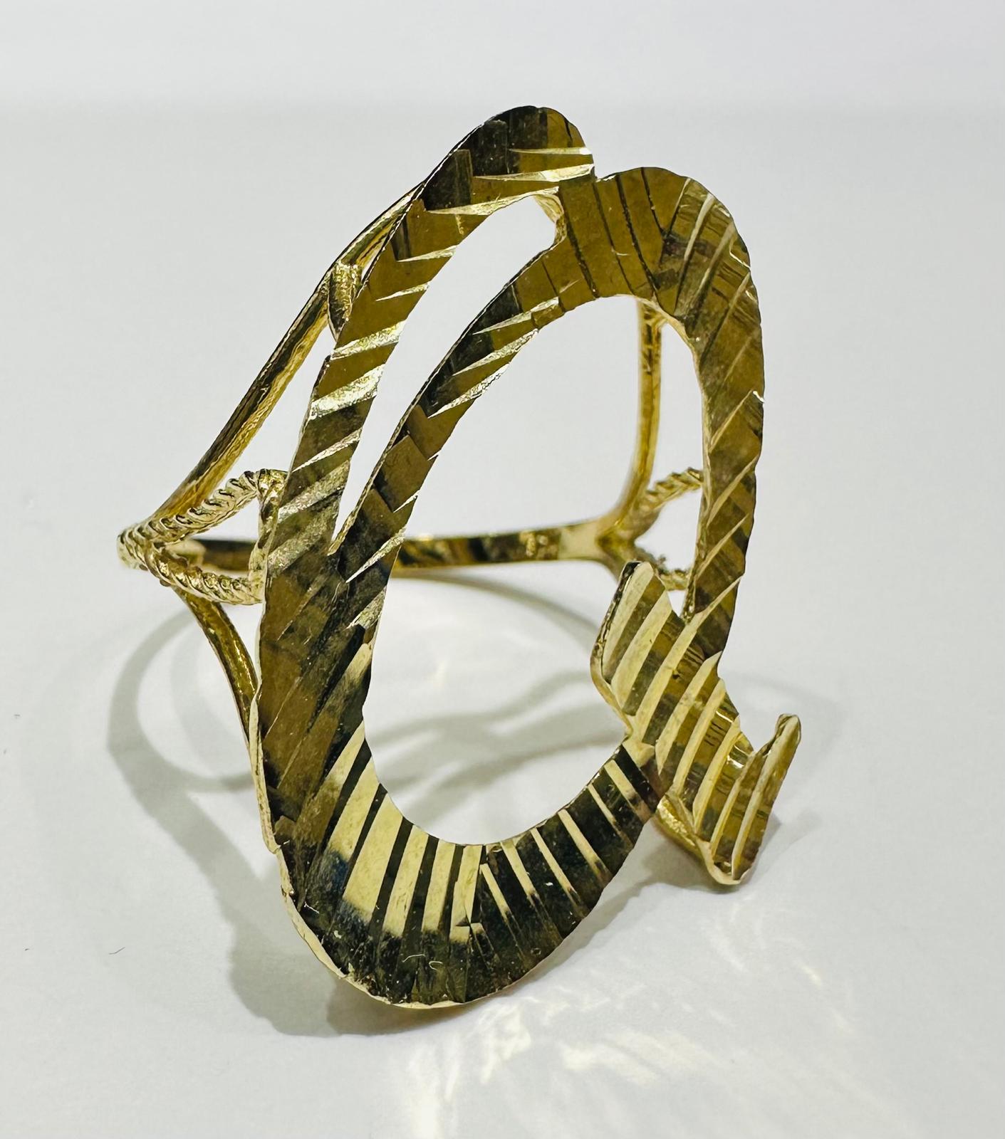 10K GOLD INITIAL LETTER "Q" RING- WEIGHT:  2.8gm
