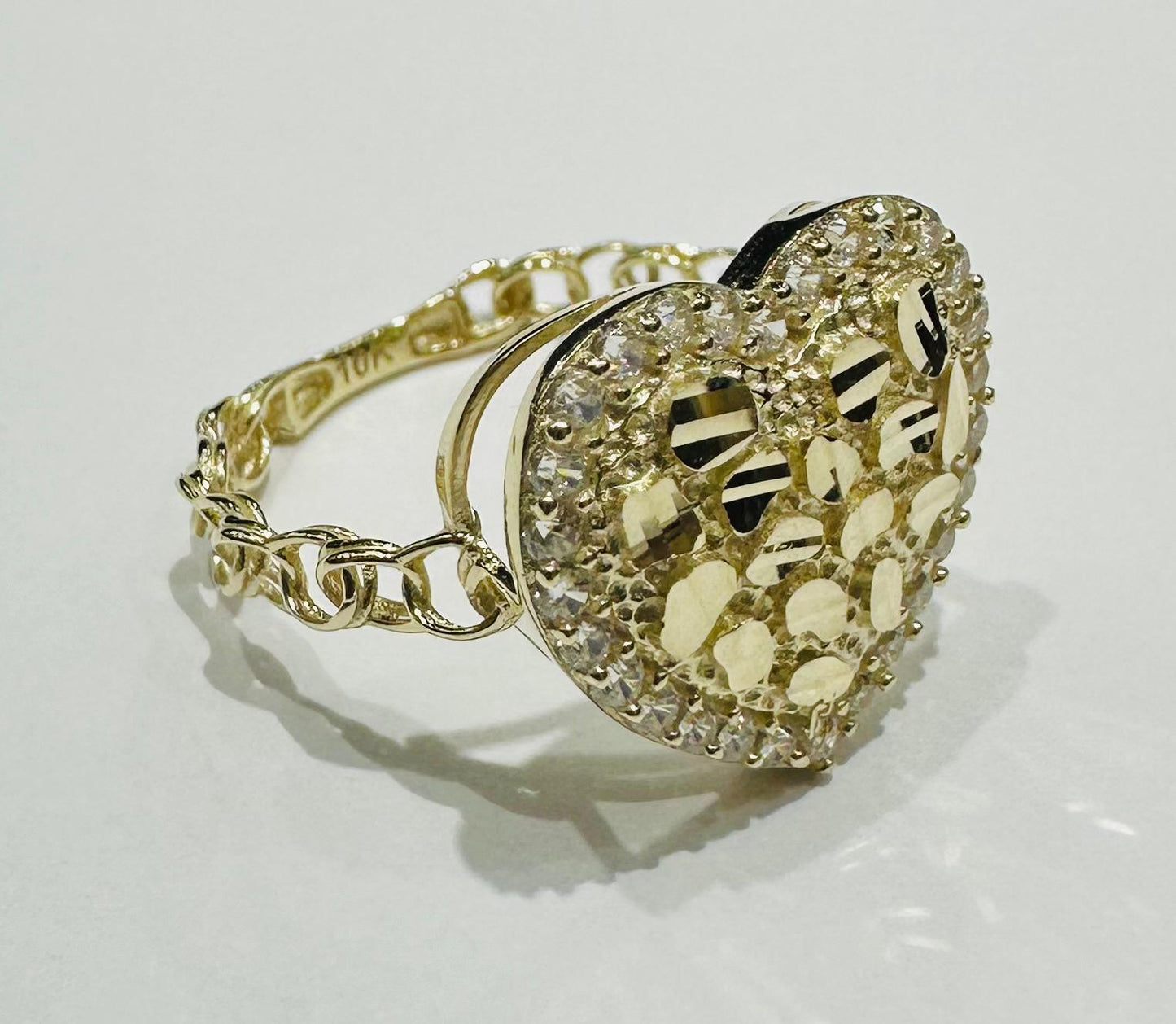 10K GOLD HEART RING WITH CZ STONES- WEIGHT:  2.4gm