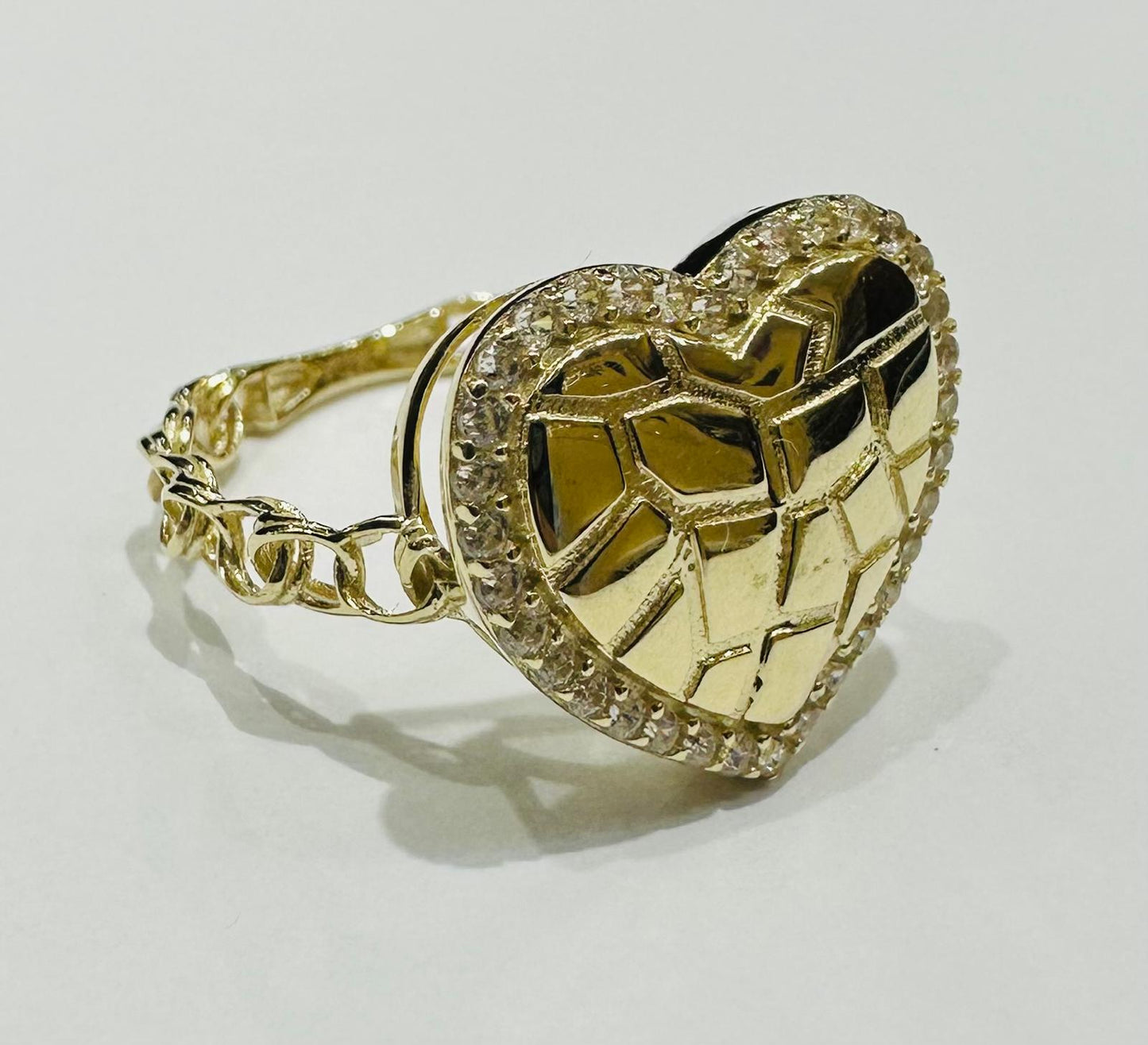 10K GOLD HEART RING WITH CZ STONES- WEIGHT:  2.2gm
