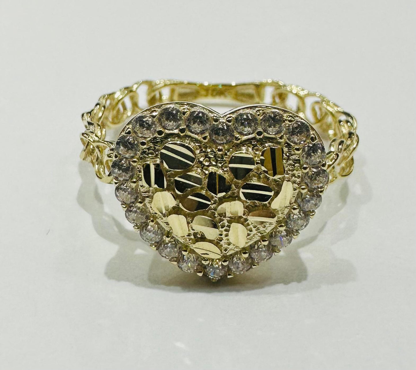 10K GOLD HEART RING WITH CZ STONES- WEIGHT:  1.9gm