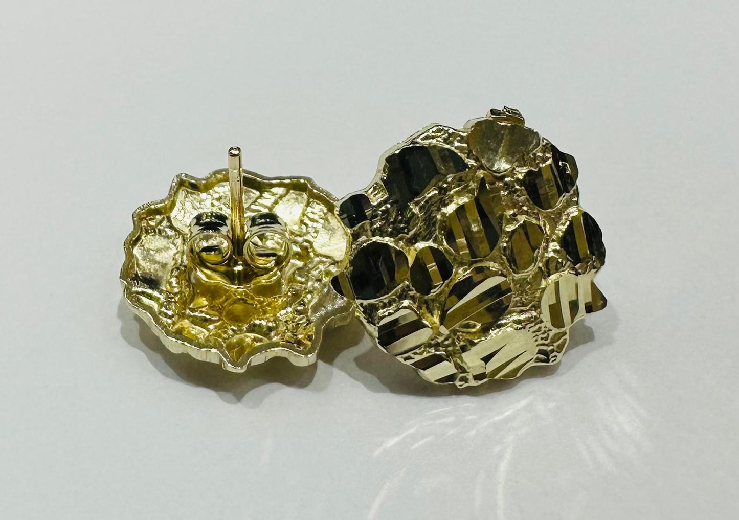 10K GOLD ROUND NUGGET EARRINGS  WEIGHT: 2.0gm