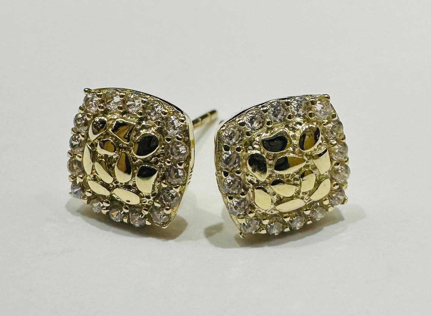 10K GOLD NUGGET EARRINGS WITH CZ STONES WEIGHT: 1.2gm
