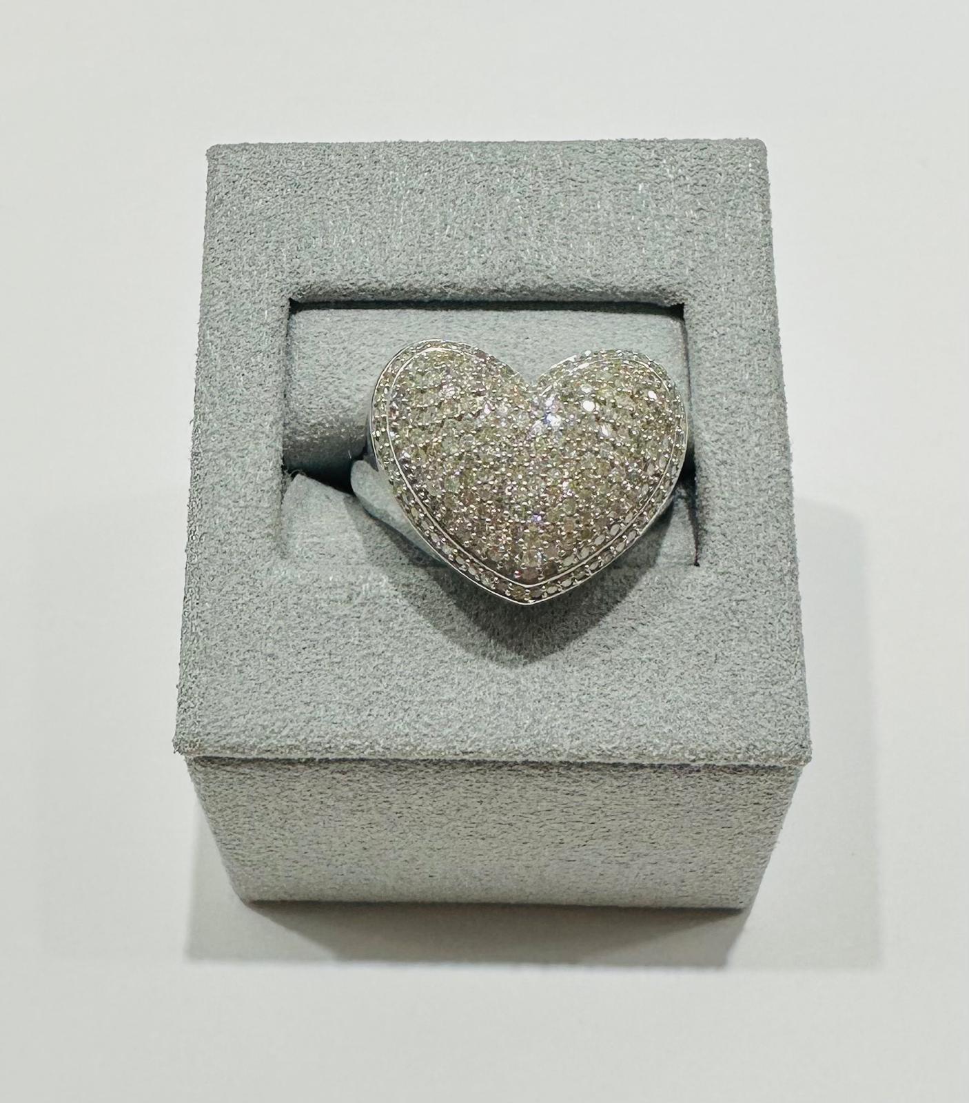 10K WHITE GOLD NATURAL DIAMOND HEART RING- WEIGHT: 1.00CT