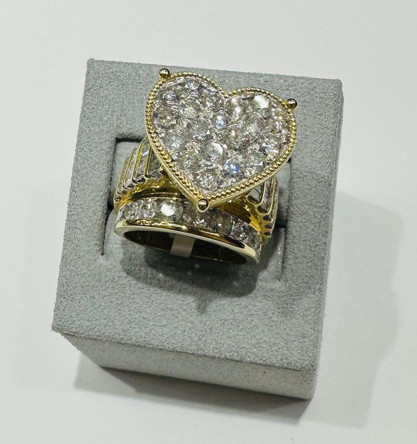 10K YELLOW GOLD NATURAL DIAMOND HEART RING- WEIGHT: 5.000CT