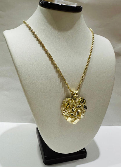 10K GOLD HEART PENDANT AND CHAIN SET  22"  6.8gm