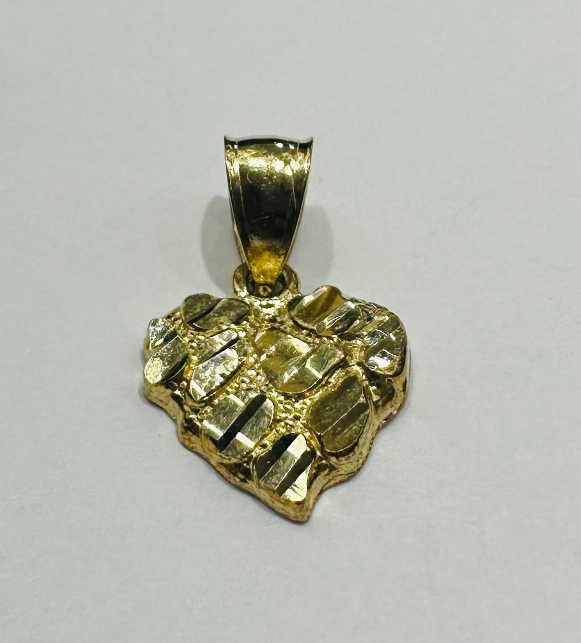 10K GOLD HEART PENDANT