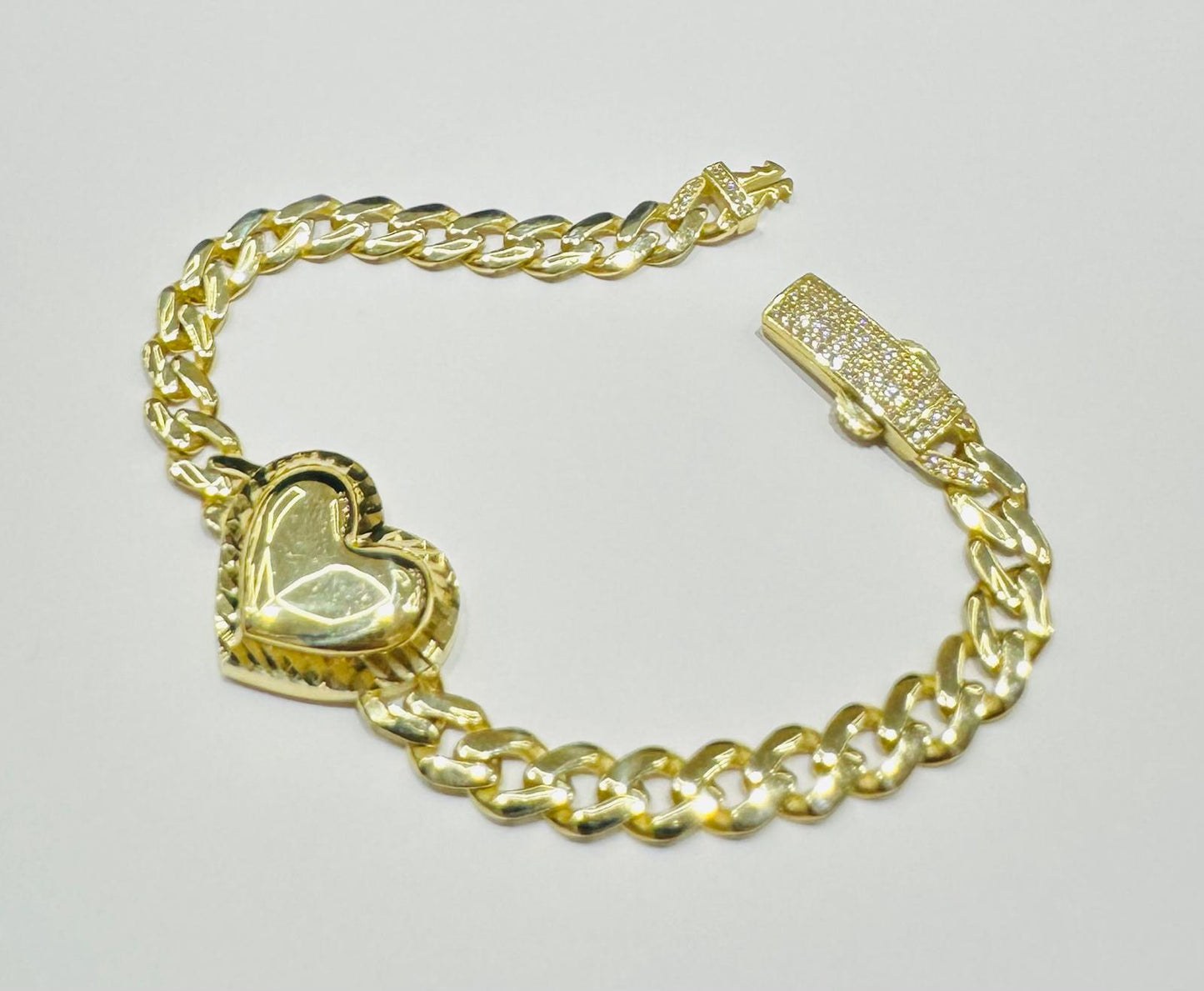 10K GOLD HEART CUBAN LINK BRACELET- WEIGHT: 12.0gm   8"