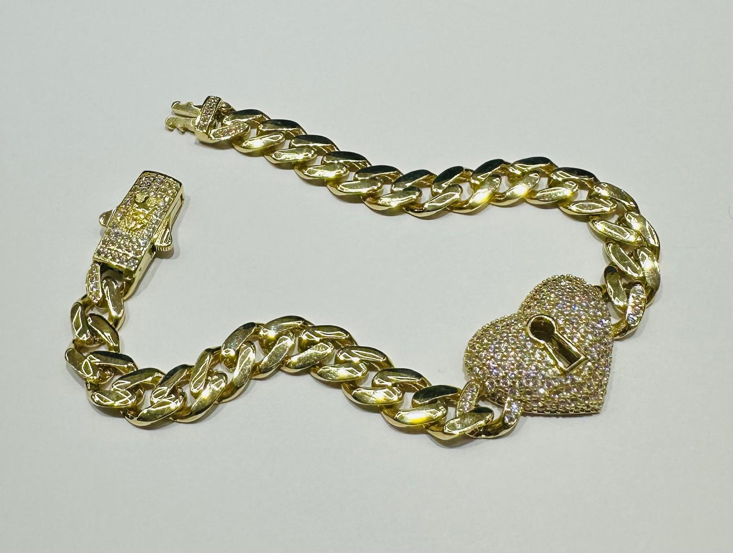 10K GOLD HEART CUBAN LINK BRACELET- WEIGHT: 11.4gm   7.5"
