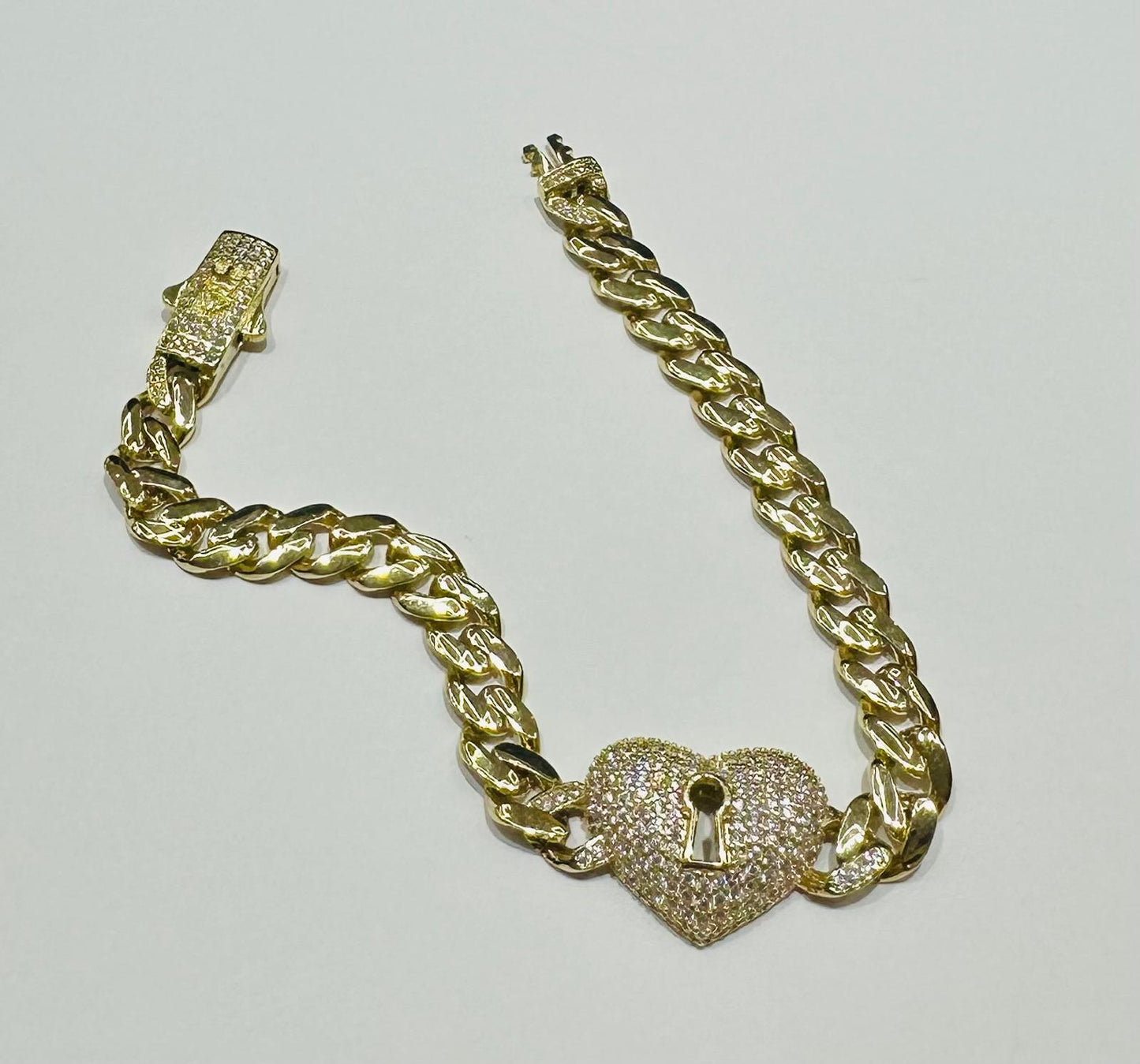 10K GOLD HEART CUBAN LINK BRACELET- WEIGHT: 11.4gm   7.5"