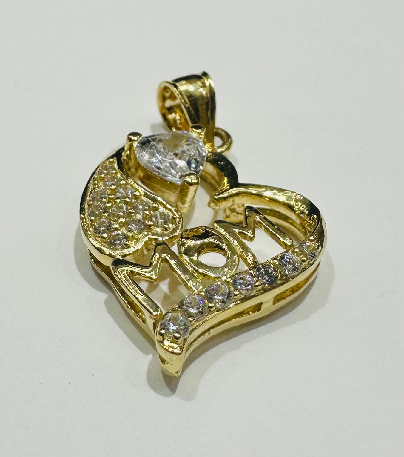 10K GOLD "MOM" PENDANT- WEIGHT: 2.6gm
