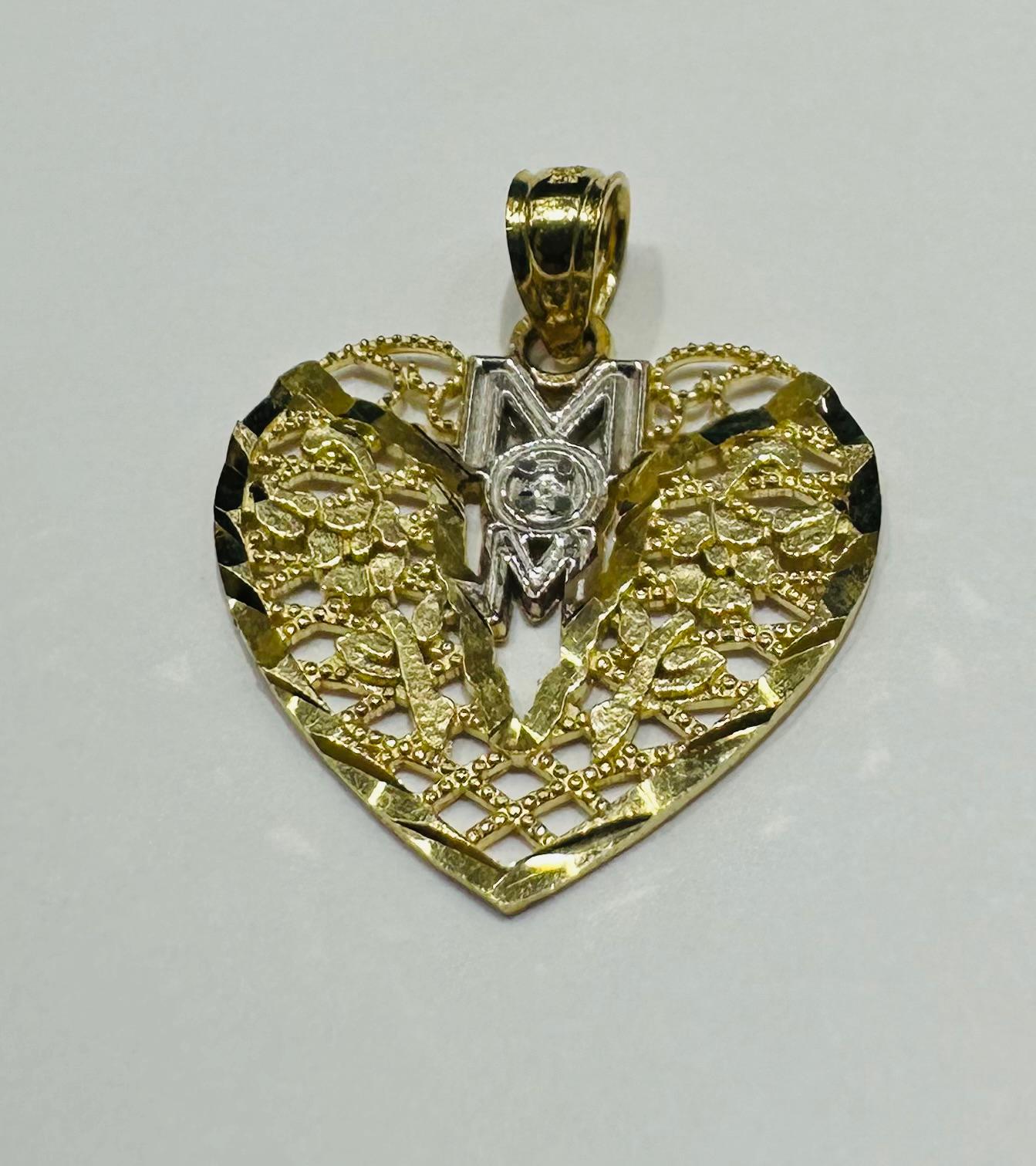 10K GOLD "MOM" PENDANT- WEIGHT: 1.2gm