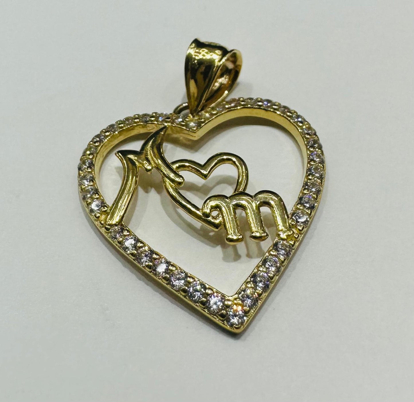 10K GOLD "MOM" PENDANT- WEIGHT: 2.2gm