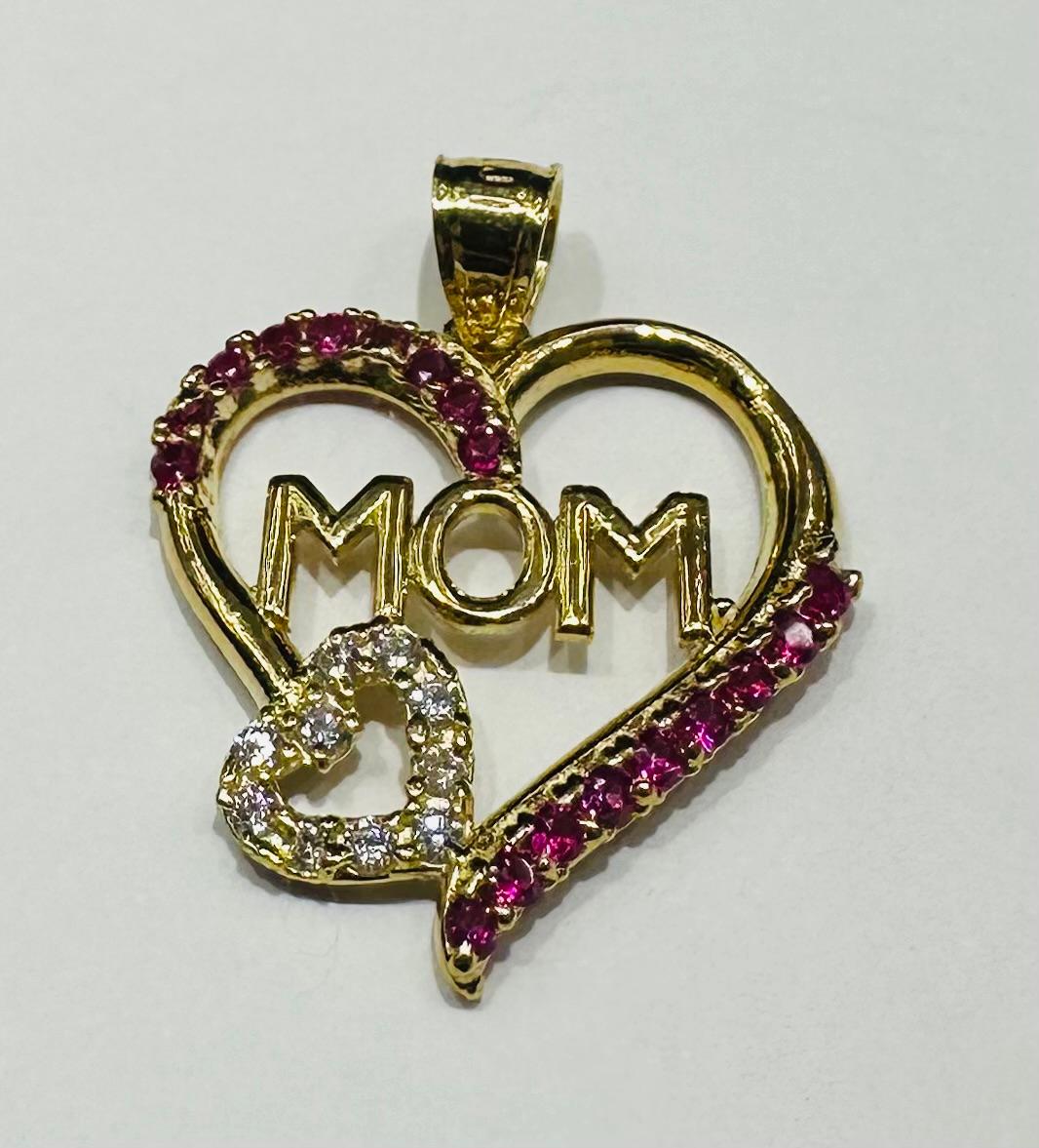 10K GOLD "MOM" PENDANT- WEIGHT: 1.6gm