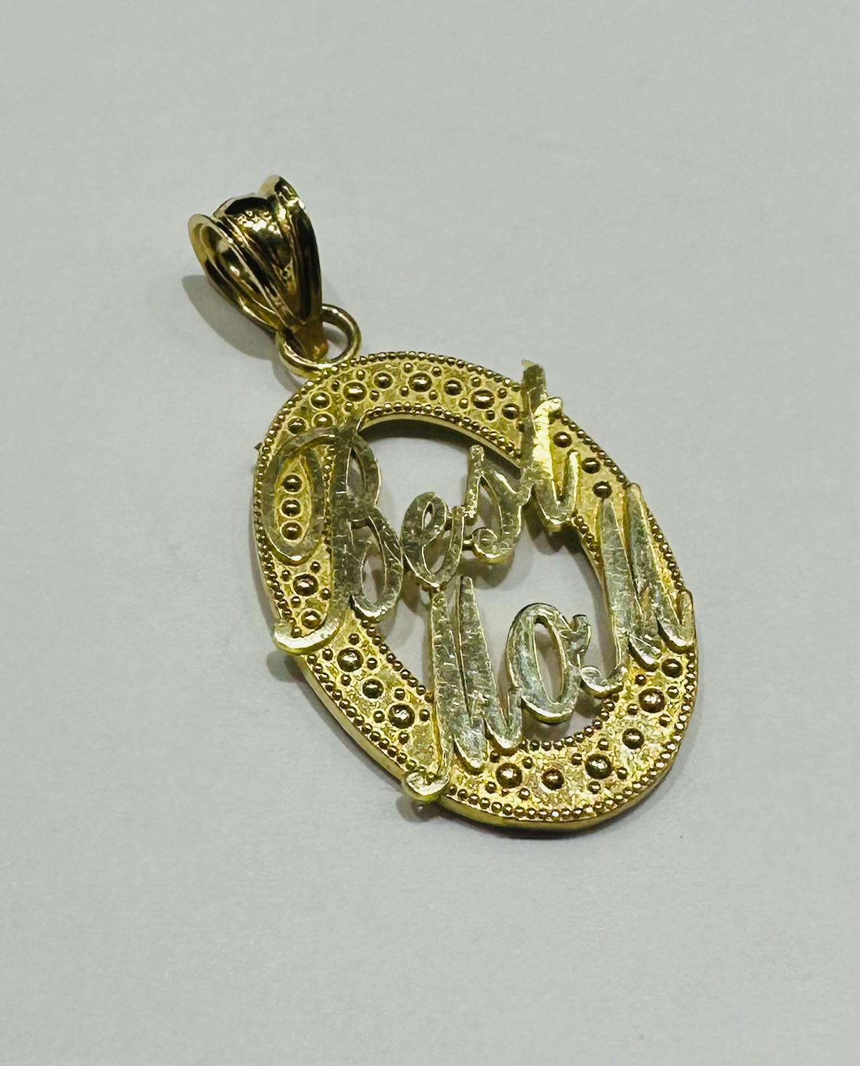 10K GOLD "MOM" PENDANT- WEIGHT: 1.7gm
