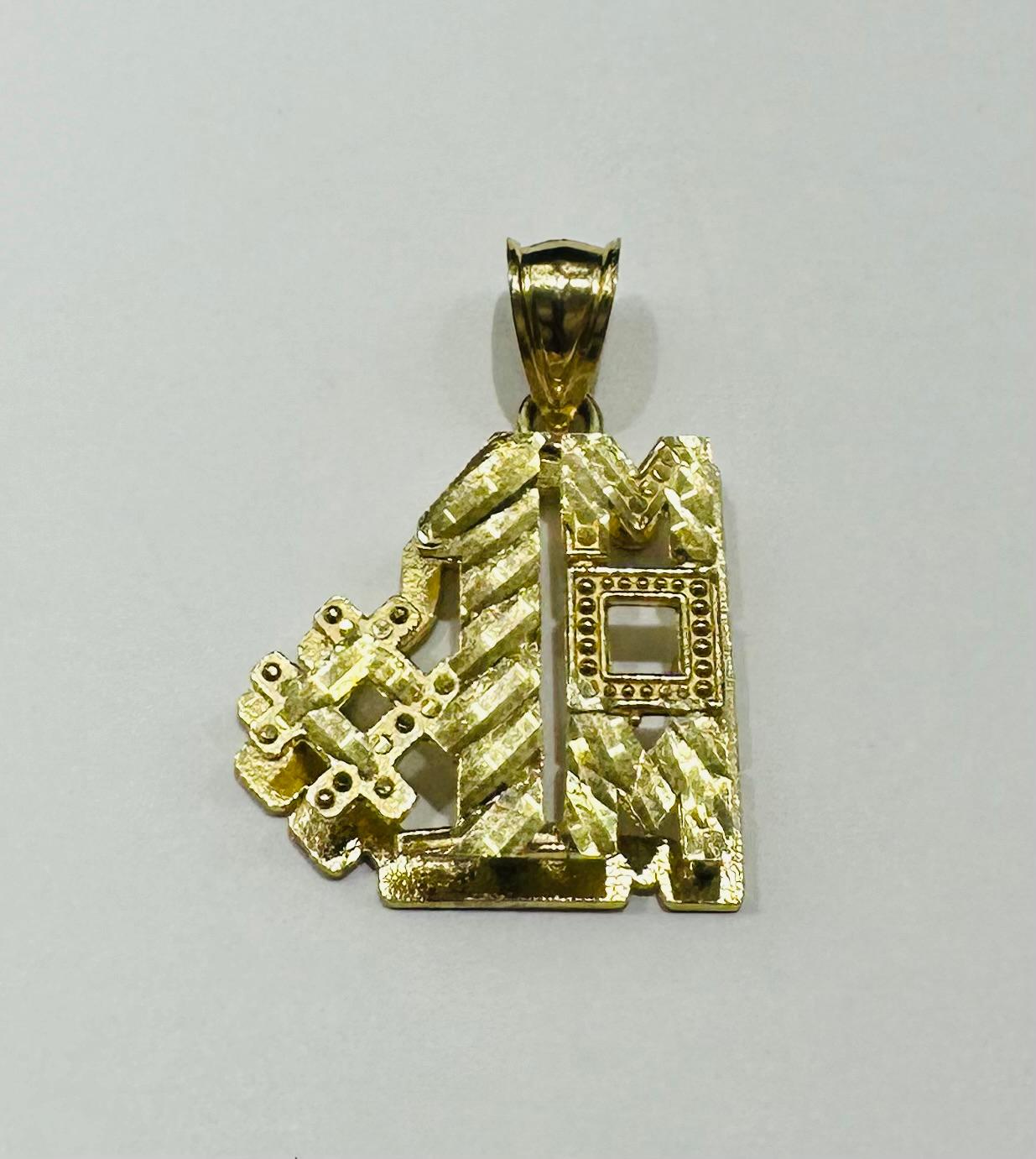 10K GOLD "MOM" PENDANT- WEIGHT: 2.6gm