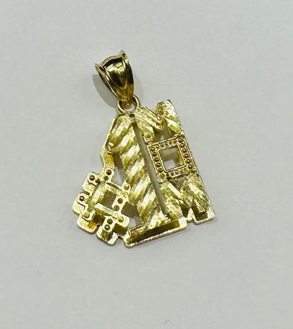 10K GOLD "MOM" PENDANT- WEIGHT: 2.6gm