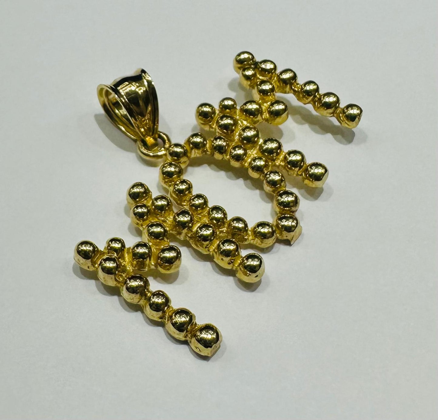 10K GOLD "MOM" PENDANT- WEIGHT: 4.8gm