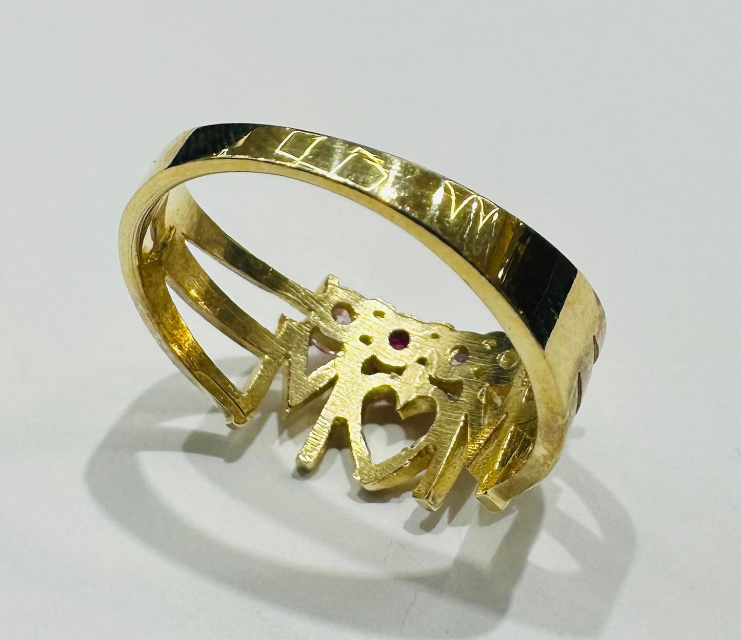 10K GOLD "MOM" RING- WEIGHT: 3.2gm
