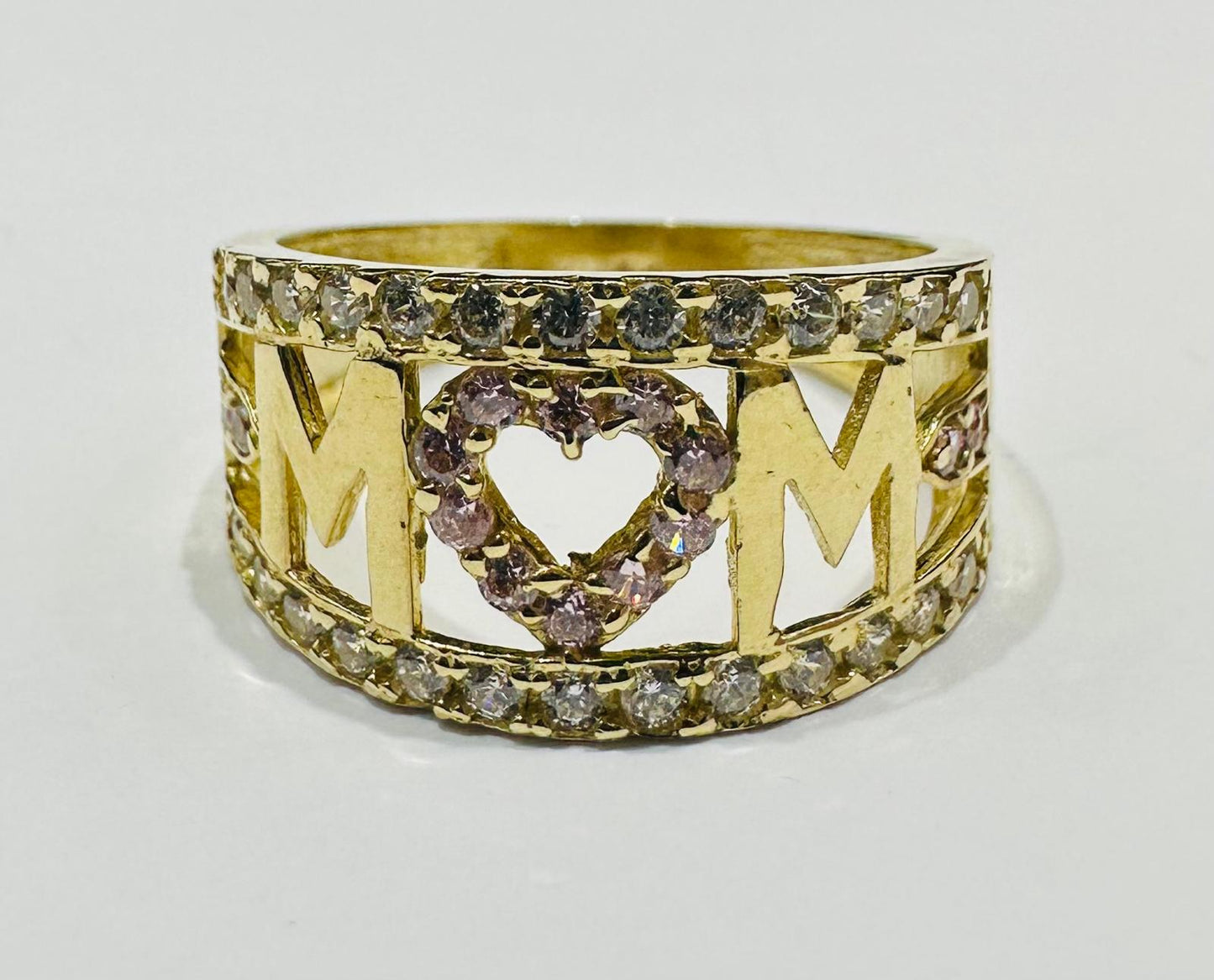 10K GOLD "MOM" RING- WEIGHT: 3.1gm