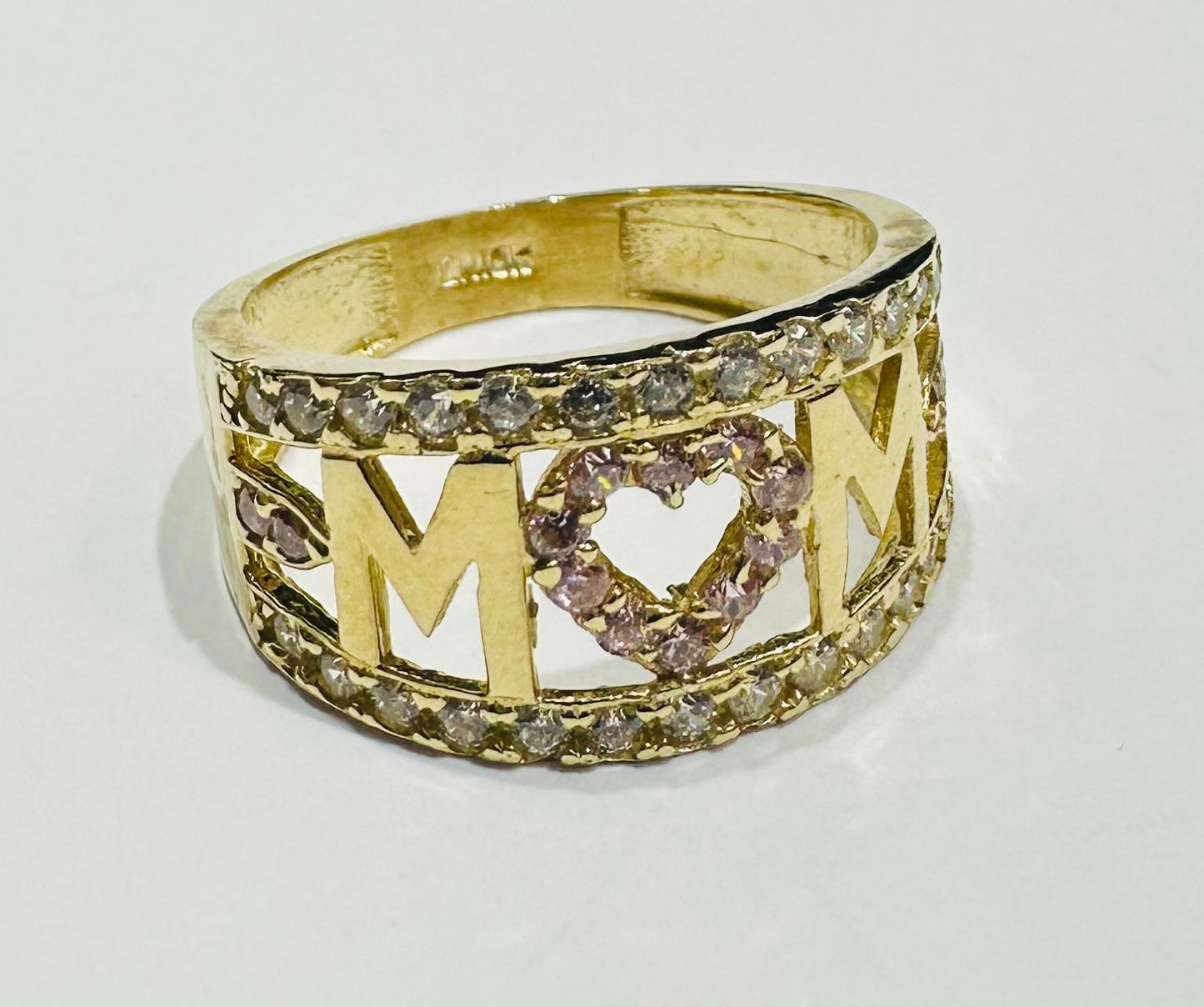 10K GOLD "MOM" RING- WEIGHT: 3.1gm