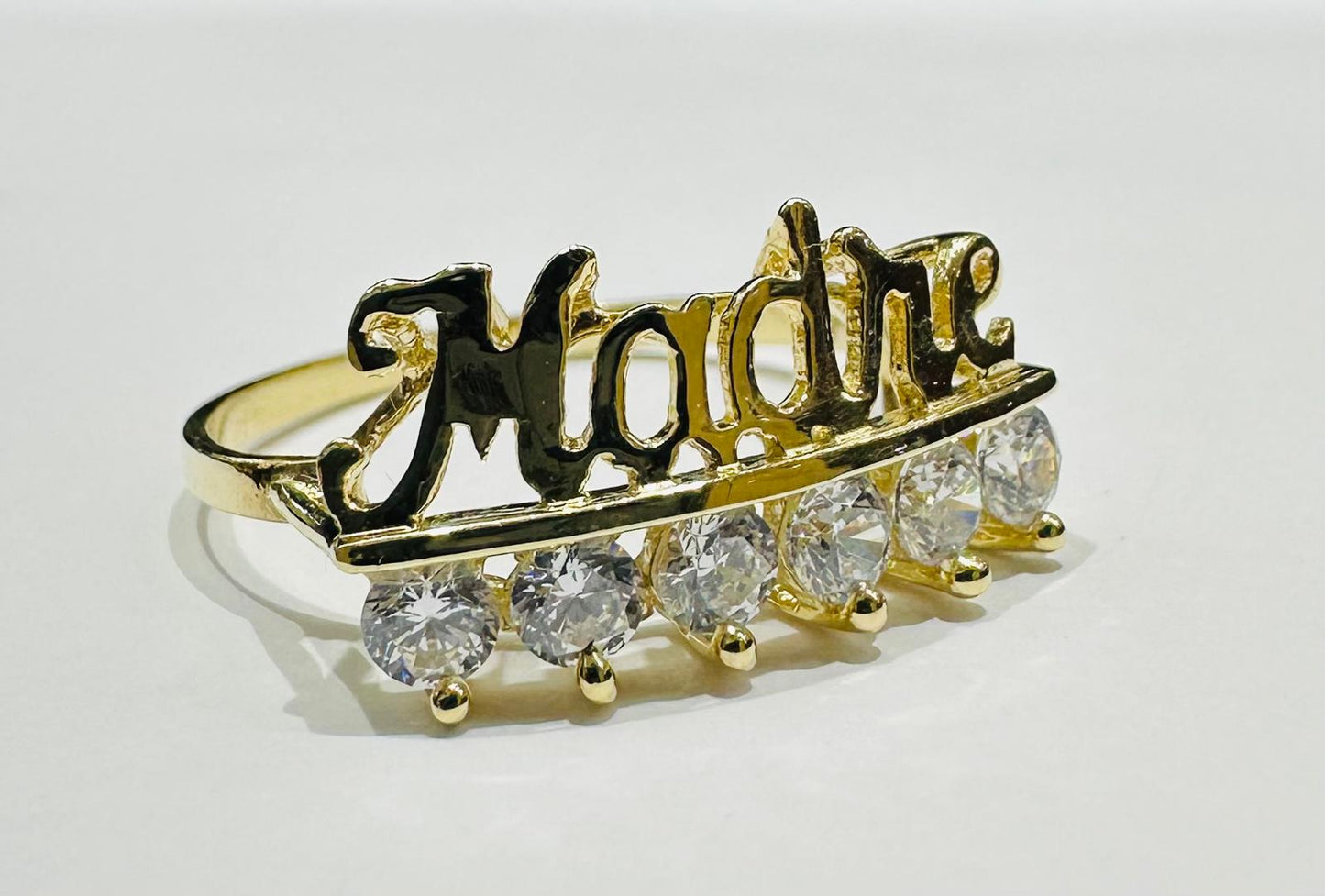 10K GOLD "MOM" RING- WEIGHT: 2.3gm