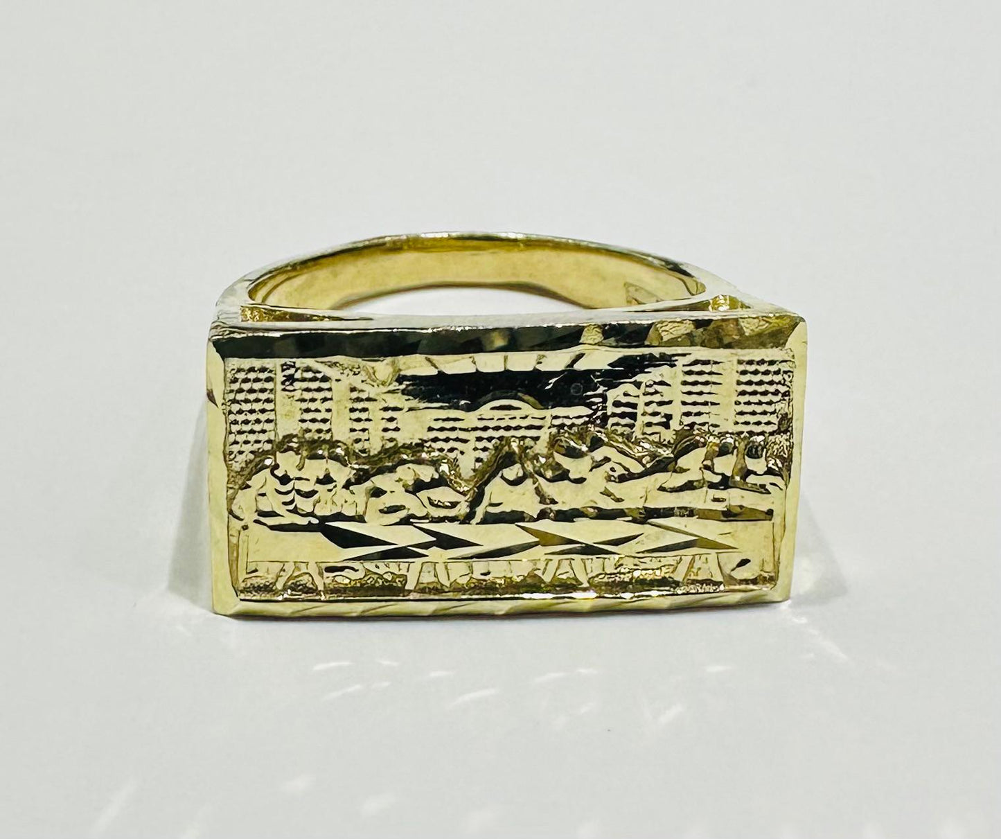 10K GOLD LAST SUPPER RING- WEIGHT: 4.9gm