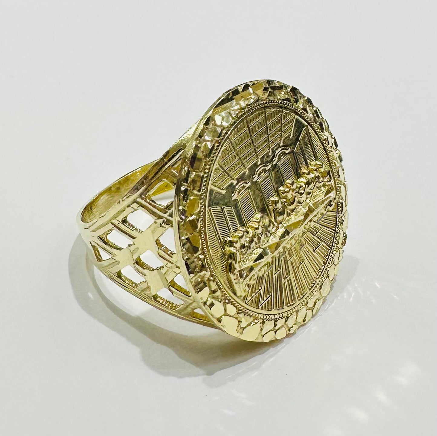 10K GOLD LAST SUPPER RING- WEIGHT: 7.4gm