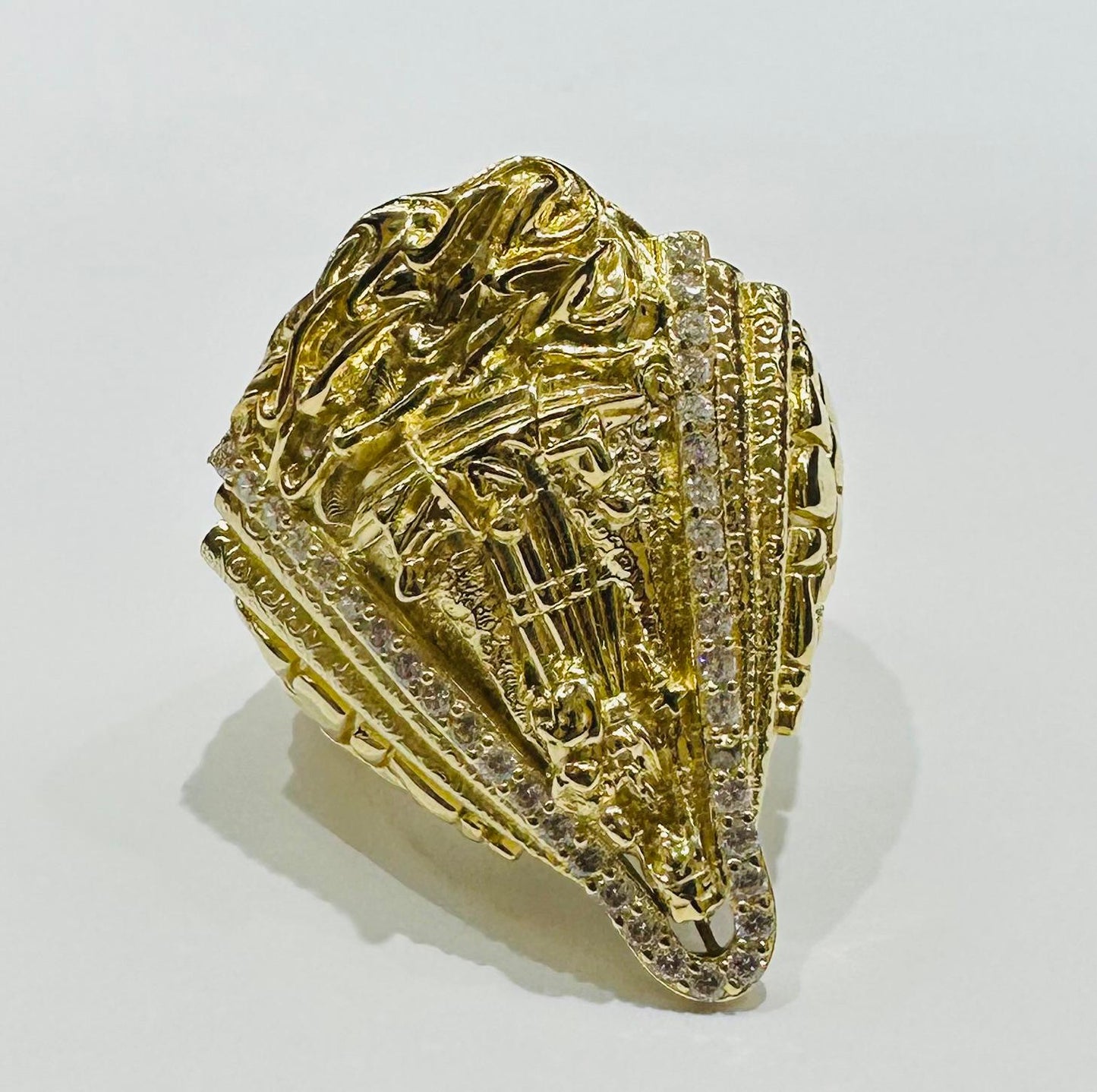 10K GOLD VIRGEN DE LA CARIDAD DEL COBRE RING- WEIGHT: 10.2gm