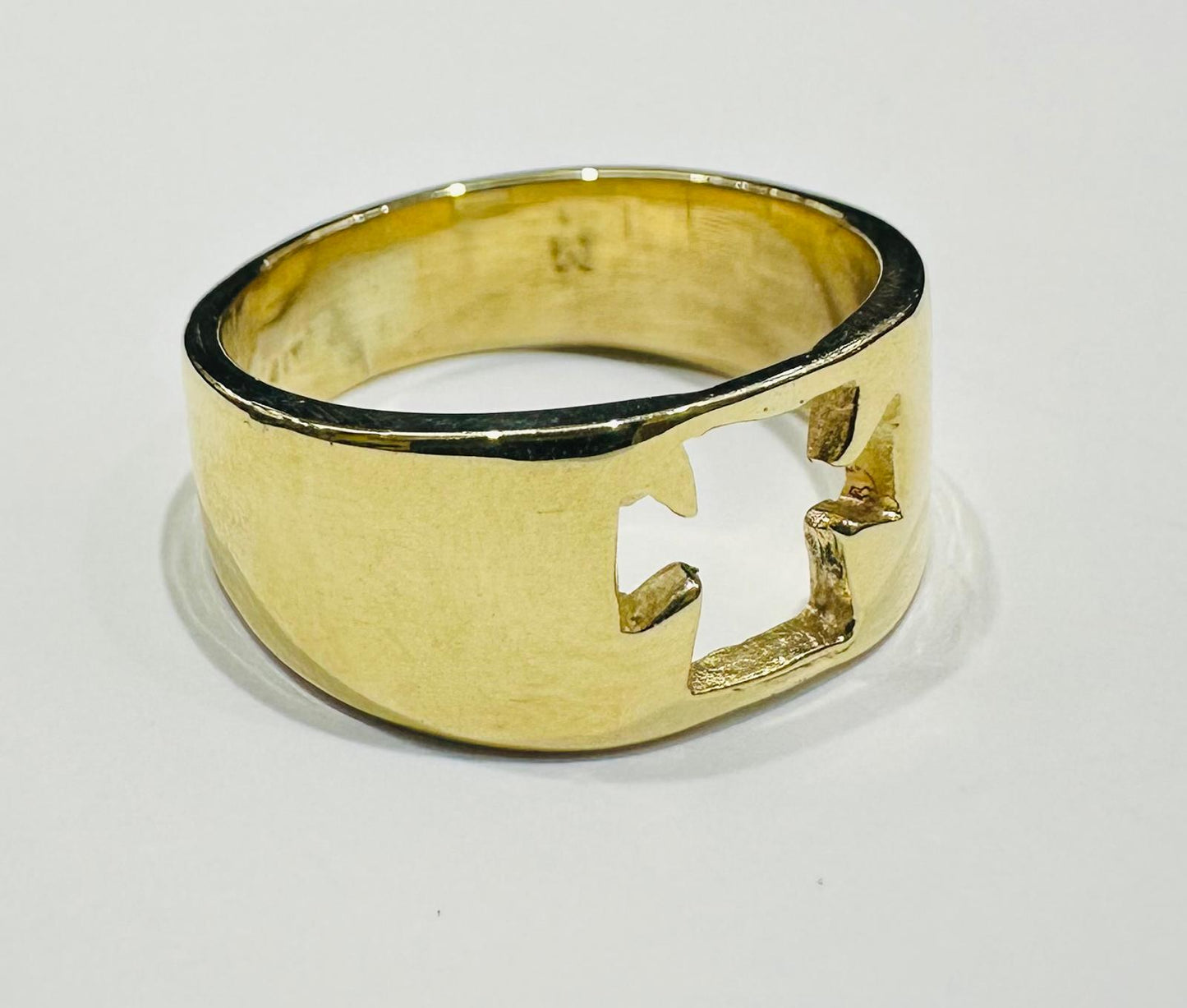 10K GOLD RING- WEIGHT: 5.2gm