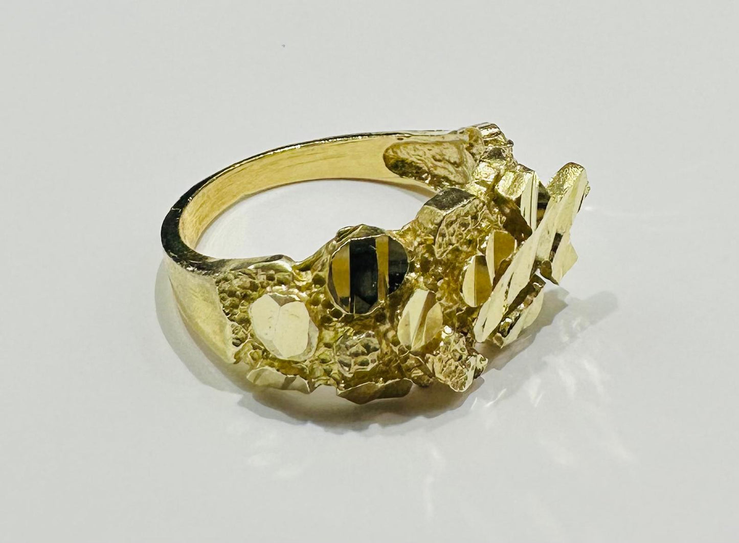 10K GOLD CROSS NUGGET RING- WEIGHT: 4.5gm