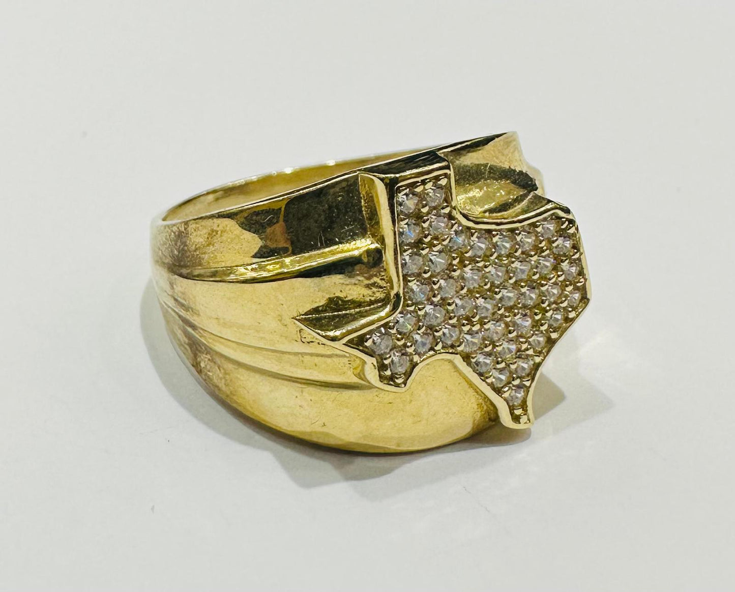 10K GOLD TEXAS RING WITH CZ STONES - WEIGHT: 4.4gm