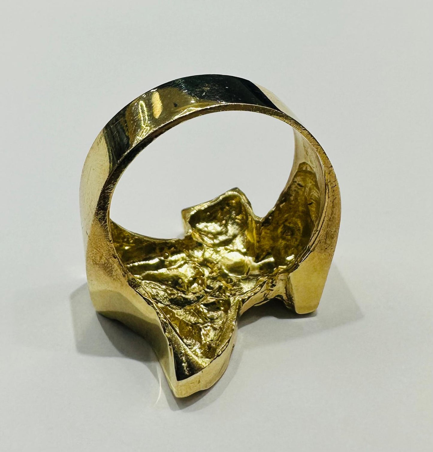 10K GOLD TEXAS NUGGET RING - WEIGHT: 9.1gm