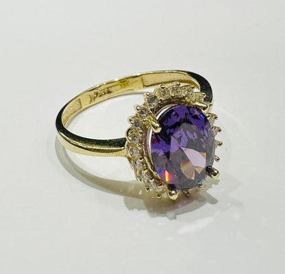 14K GOLD AMETHYST RING WITH CZ STONES- WEIGHT: 2.6gm
