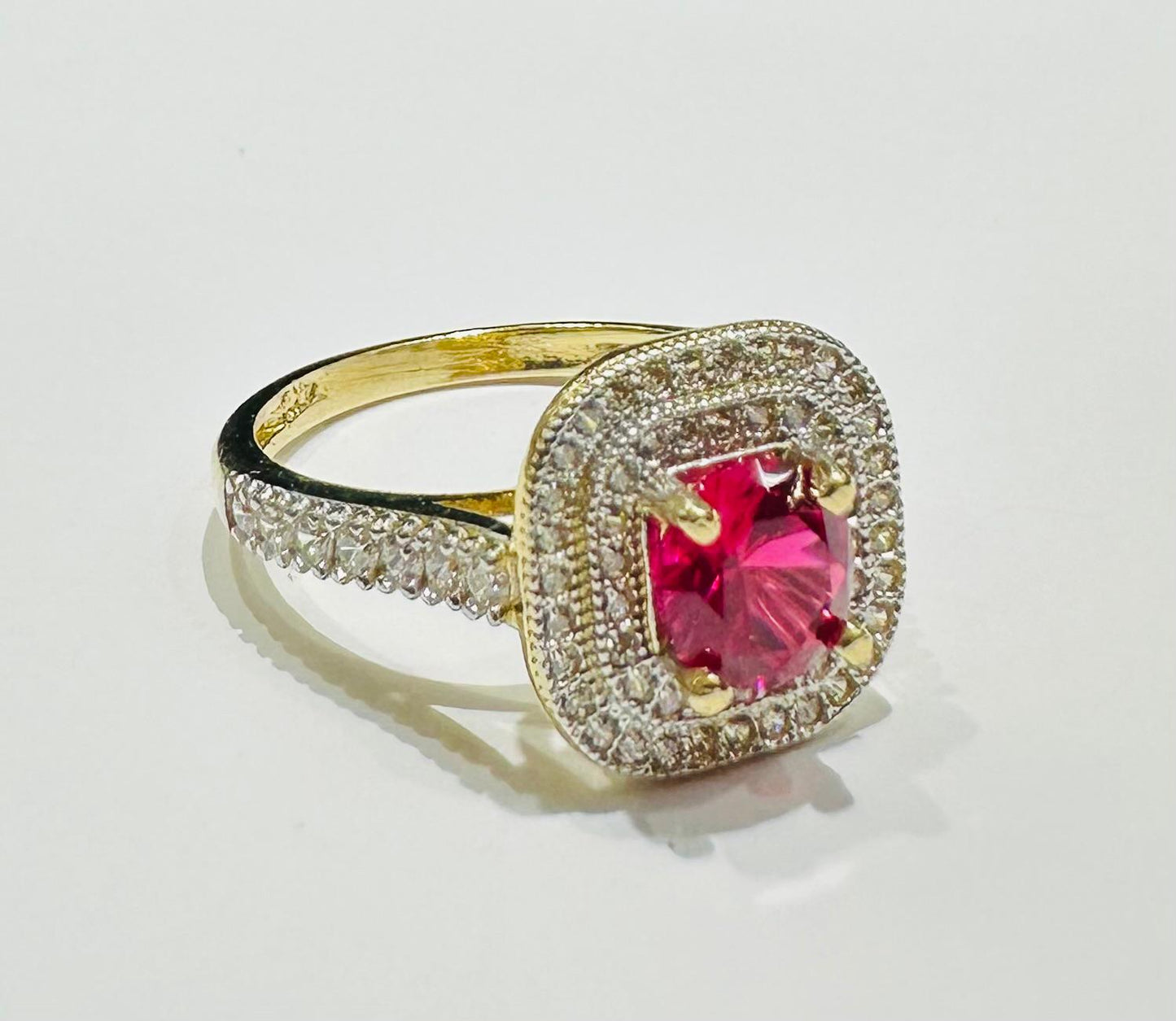 14K GOLD SOLITAIRE SQUARE RING WITH CZ STONES- WEIGHT: 3.2gm