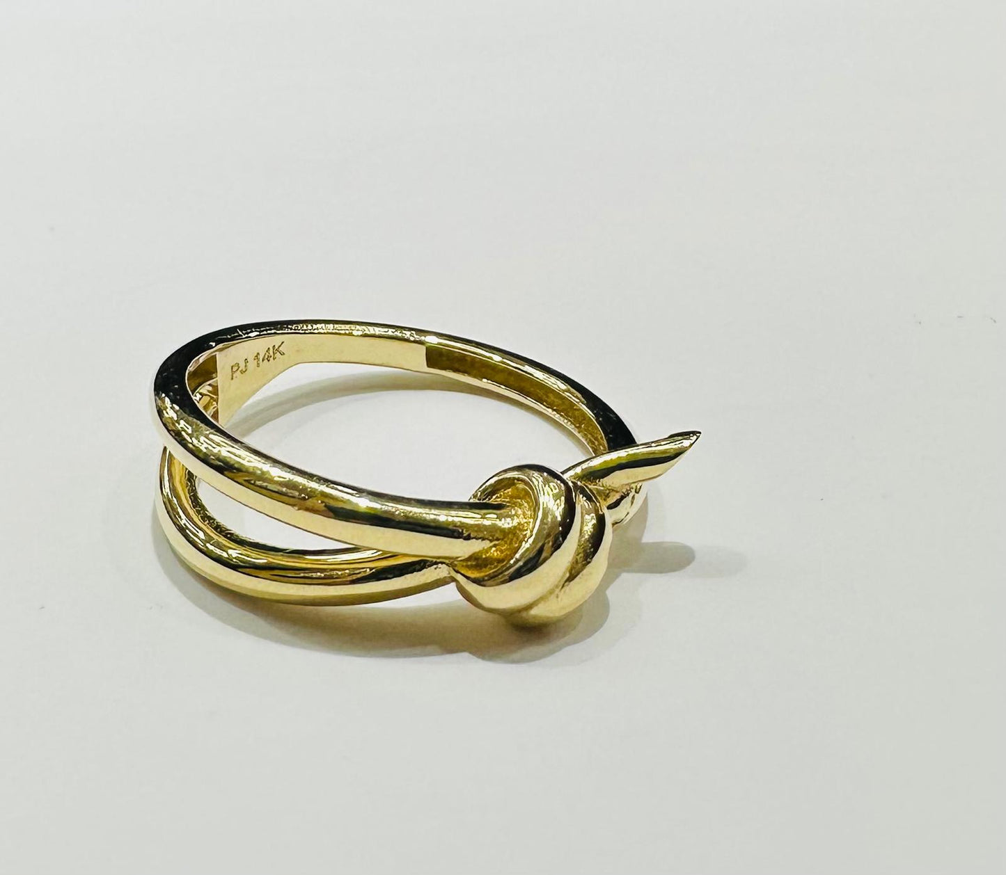 14K GOLD RING- WEIGHT: 3.7gm