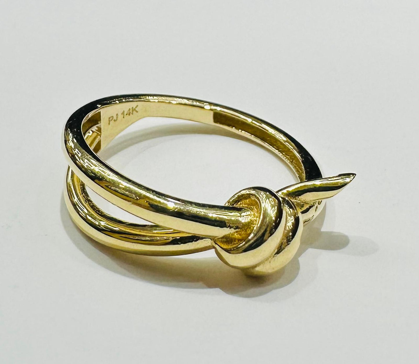14K GOLD RING- WEIGHT: 3.7gm