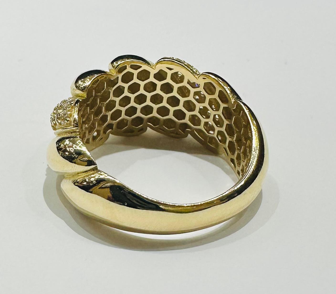14K GOLD RING WITH CZ STONES- WEIGHT: 3.9gm