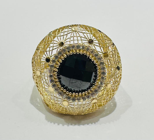 14K GOLD ROUND BLACK STONE RING WITH CZ STONES- WEIGHT: 4.2gm