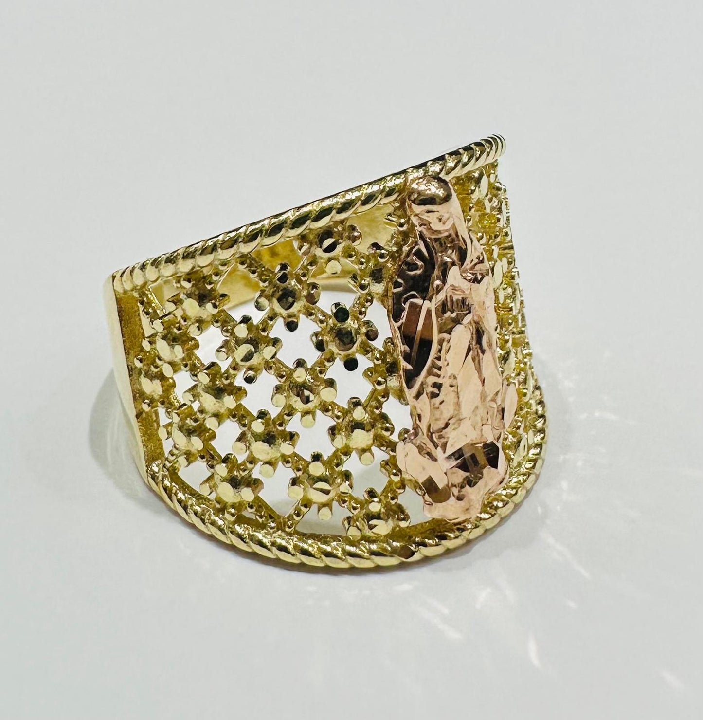14K GOLD TWO TONED VIRGIN MARY RING- WEIGHT: 4.4gm