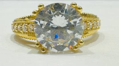 14K GOLD WHITE SAPPHIRE RING- WEIGHT: 4.7gm