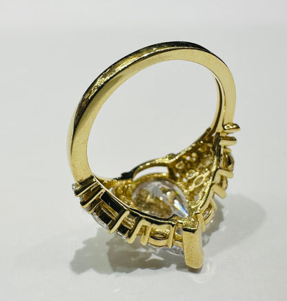 14K GOLD WHITE SAPPHIRE STONE RING- WEIGHT: 5.7gm
