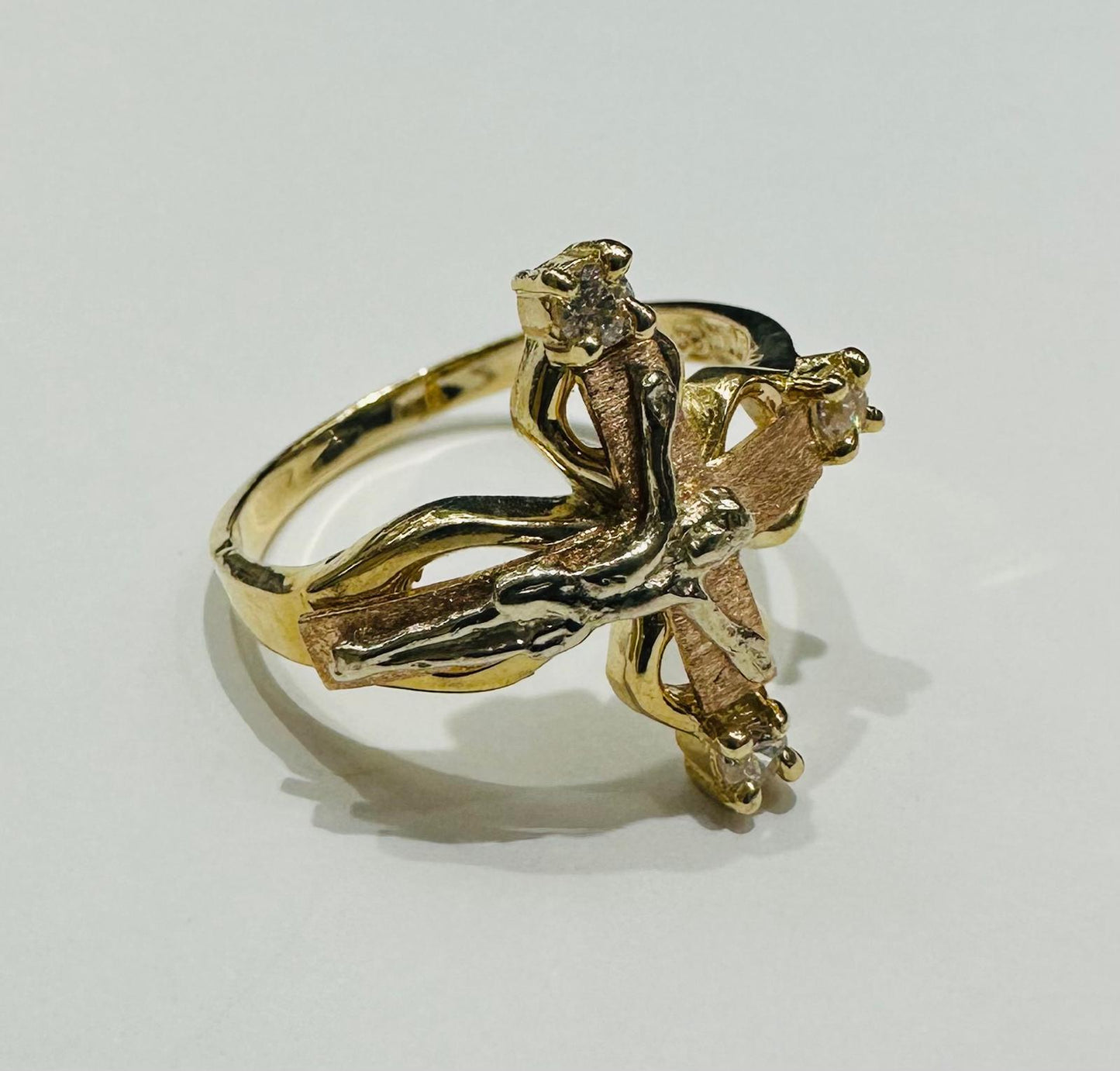 14K GOLD TWO TONED CROSS RING WITH CZ STONES- WEIGHT: 3.7gm