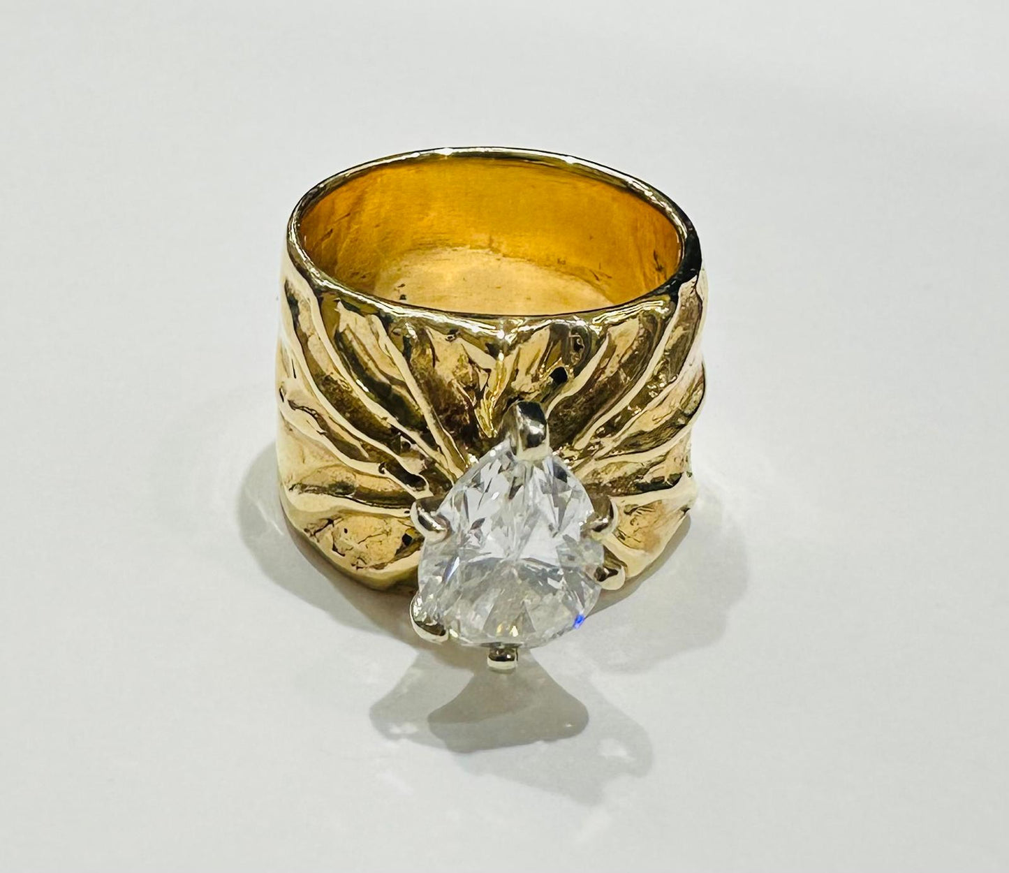 14K GOLD SOLID WHITE SAPPHIRE RING- WEIGHT: 14.3gm