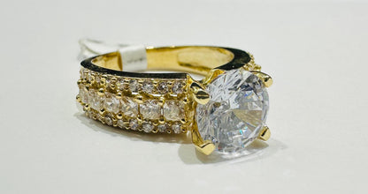 14K GOLD WHITE SAPPHIRE RING- WEIGHT: 5.1gm
