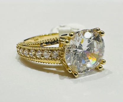 14K GOLD WHITE SAPPHIRE RING- WEIGHT: 4.7gm