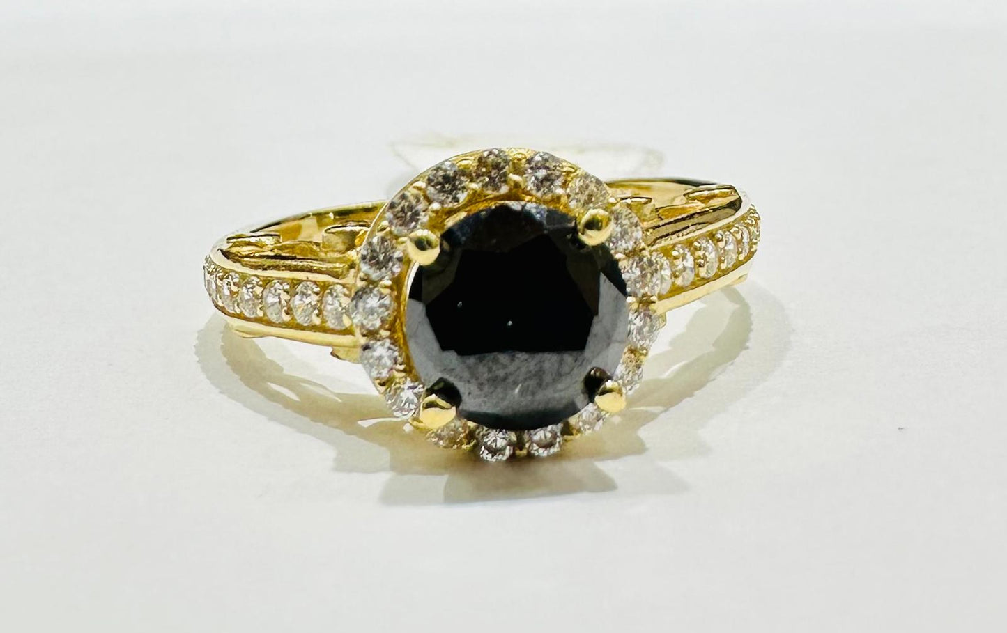 14K GOLD BLACK STONE RING- WEIGHT: 3.4gm