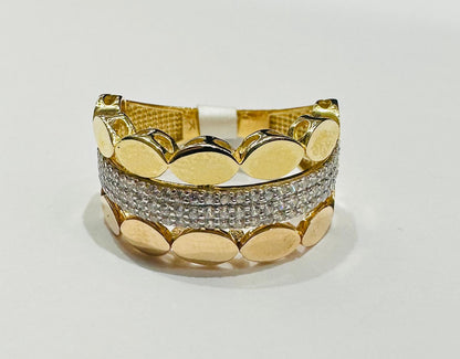 14K GOLD TWO TONED RING WITH CZ STONES- WEIGHT: 5.5gm