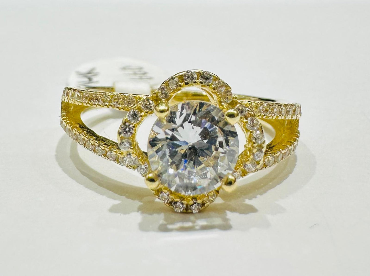 14K GOLD WHITE SAPPHIRE RING- WEIGHT: 3.4gm